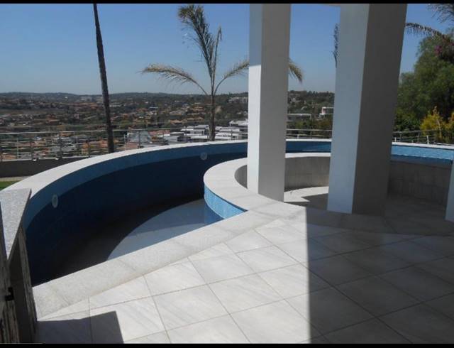 6 BEDROOM PROPERTY TO RENT IN WATERKLOOF RIDGE